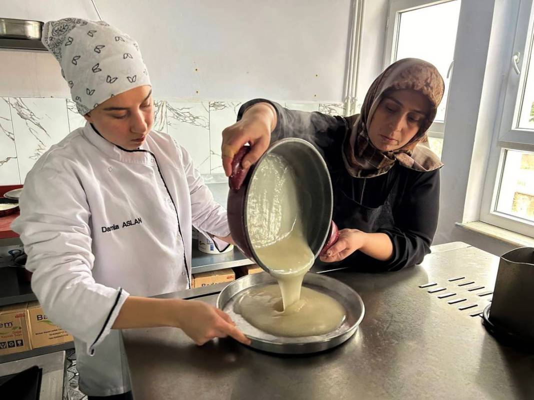 Yutulan çorba olur mu? Evet, Türkiye'de olur! Bu yöresel çorbayı ilk kez görenler şaşıp kalıyor 10